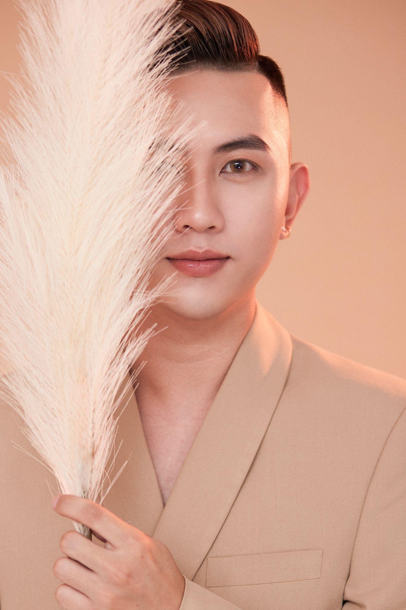 Lê Nam Phát – Kinh doanh khách sạn và cơ duyên đến với gánh hát Hương Nam Lê Nam Phát – Kinh doanh khách sạn và cơ duyên đến với gánh hát Hương Nam - ảnh 1