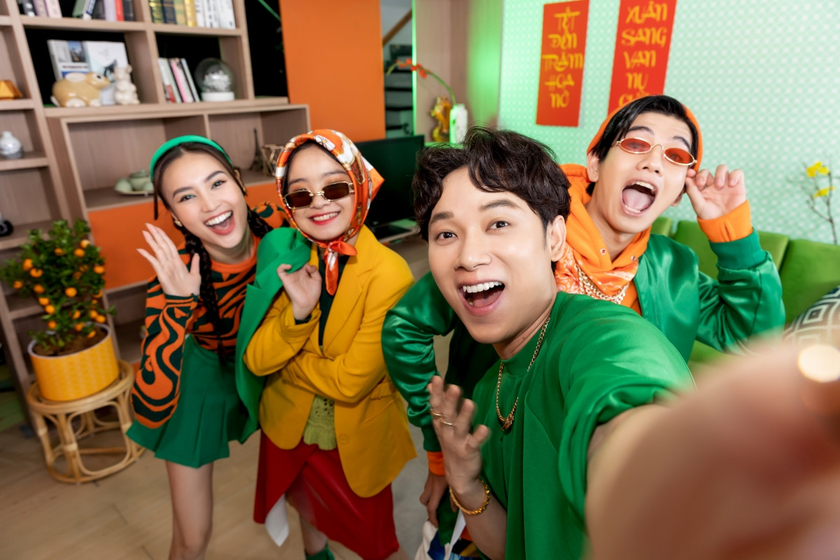 Trúc Nhân - Ninh Dương Lan Ngọc tung MV với tiếng cười gây ám ảnh nhất mùa Tết năm nay Trúc Nhân - Ninh Dương Lan Ngọc tung MV với tiếng cười gây ám ảnh nhất mùa Tết năm nay - ảnh 1