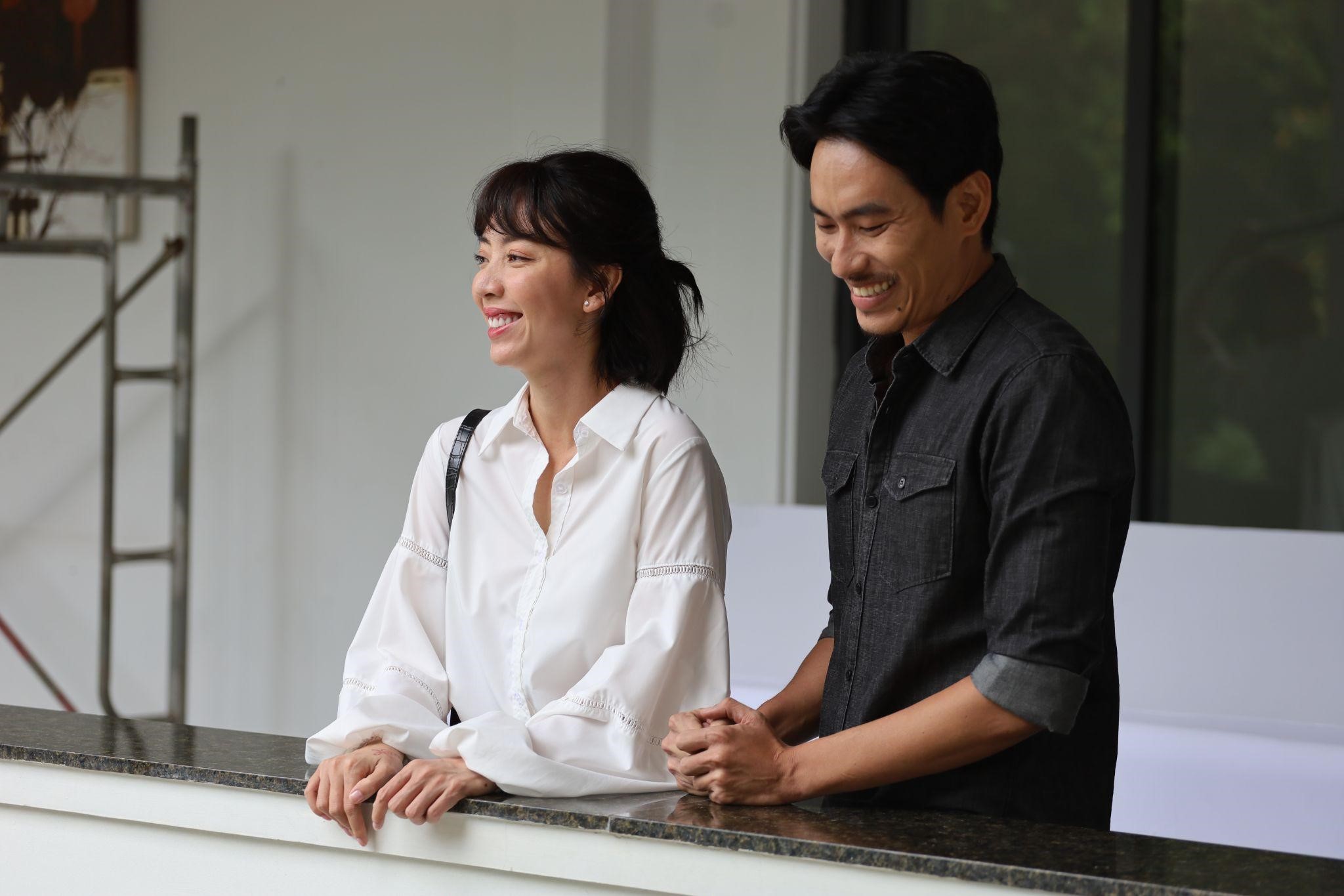“Chìa Khóa Trăm Tỷ” tung “nụ hôn điện ảnh đầu tiên' của Thu Trang trong trailer Tết - ảnh 2