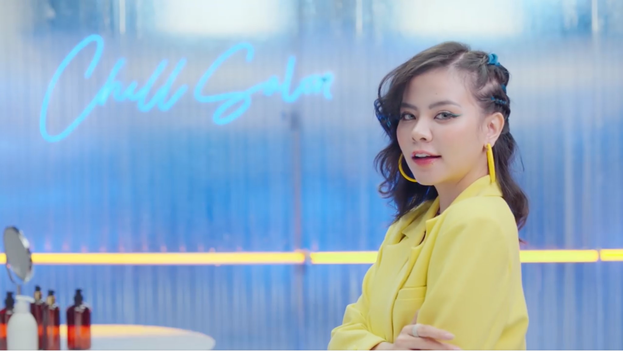 Tung series clip mới cực cool, Blacka, Ricky Star và Tia Hải Châu bày cách sống chill “đúng chuẩn” - ảnh 1