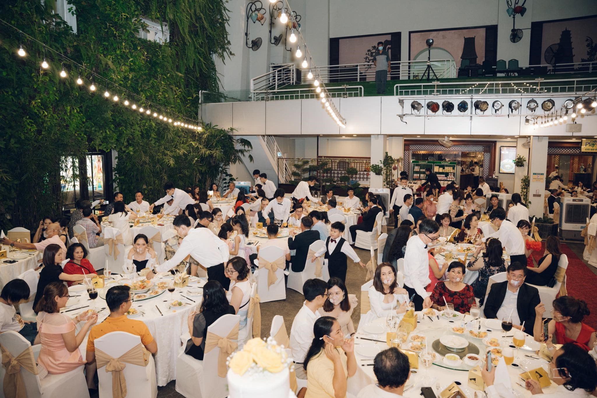 Đám cưới thời Covid của Hoa hậu Doanh nhân Áo dài Võ Thu Sương Đám cưới thời Covid của Hoa hậu Doanh nhân Áo dài Võ Thu Sương