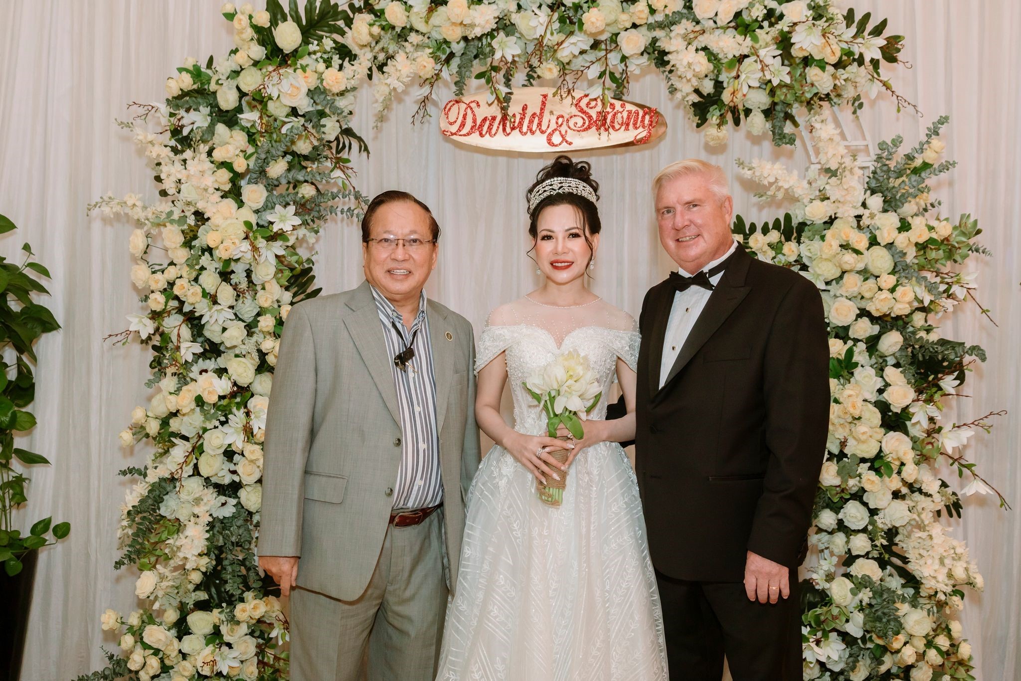 Đám cưới thời Covid của Hoa hậu Doanh nhân Áo dài Võ Thu Sương Đám cưới thời Covid của Hoa hậu Doanh nhân Áo dài Võ Thu Sương