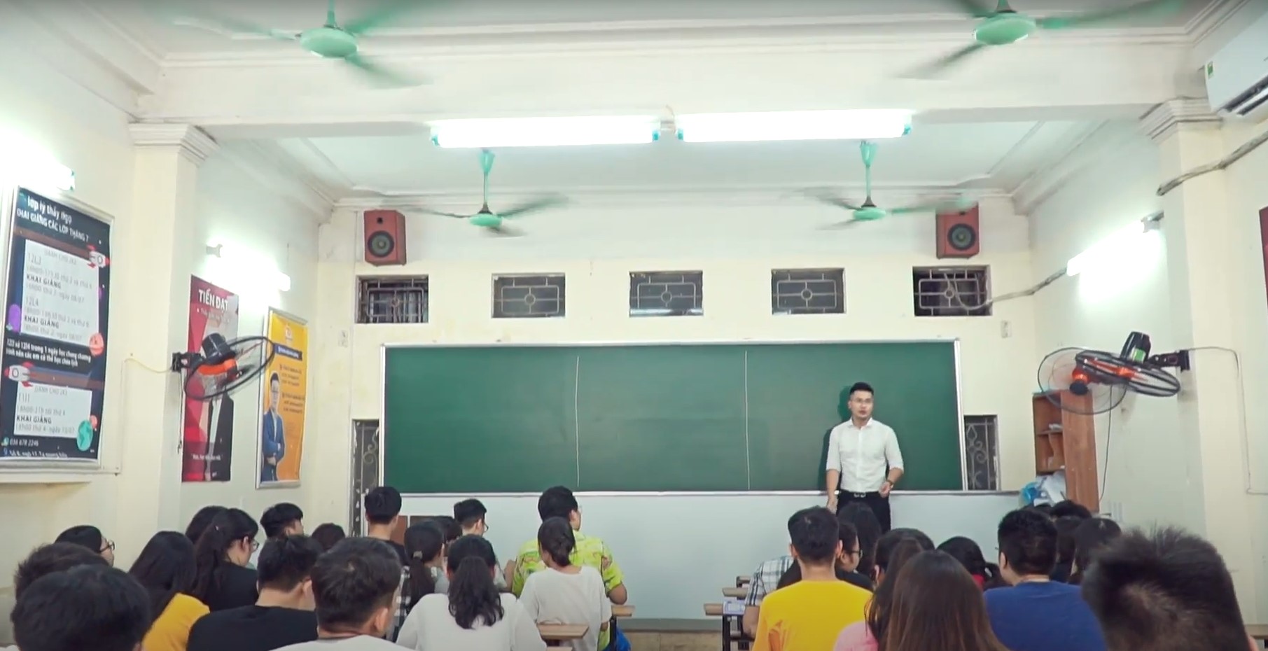 Chinh phục mọi tiết học Hoá cùng thầy Dương Hà và Kiến Guru Chinh phục mọi tiết học Hoá cùng thầy Dương Hà và Kiến Guru
