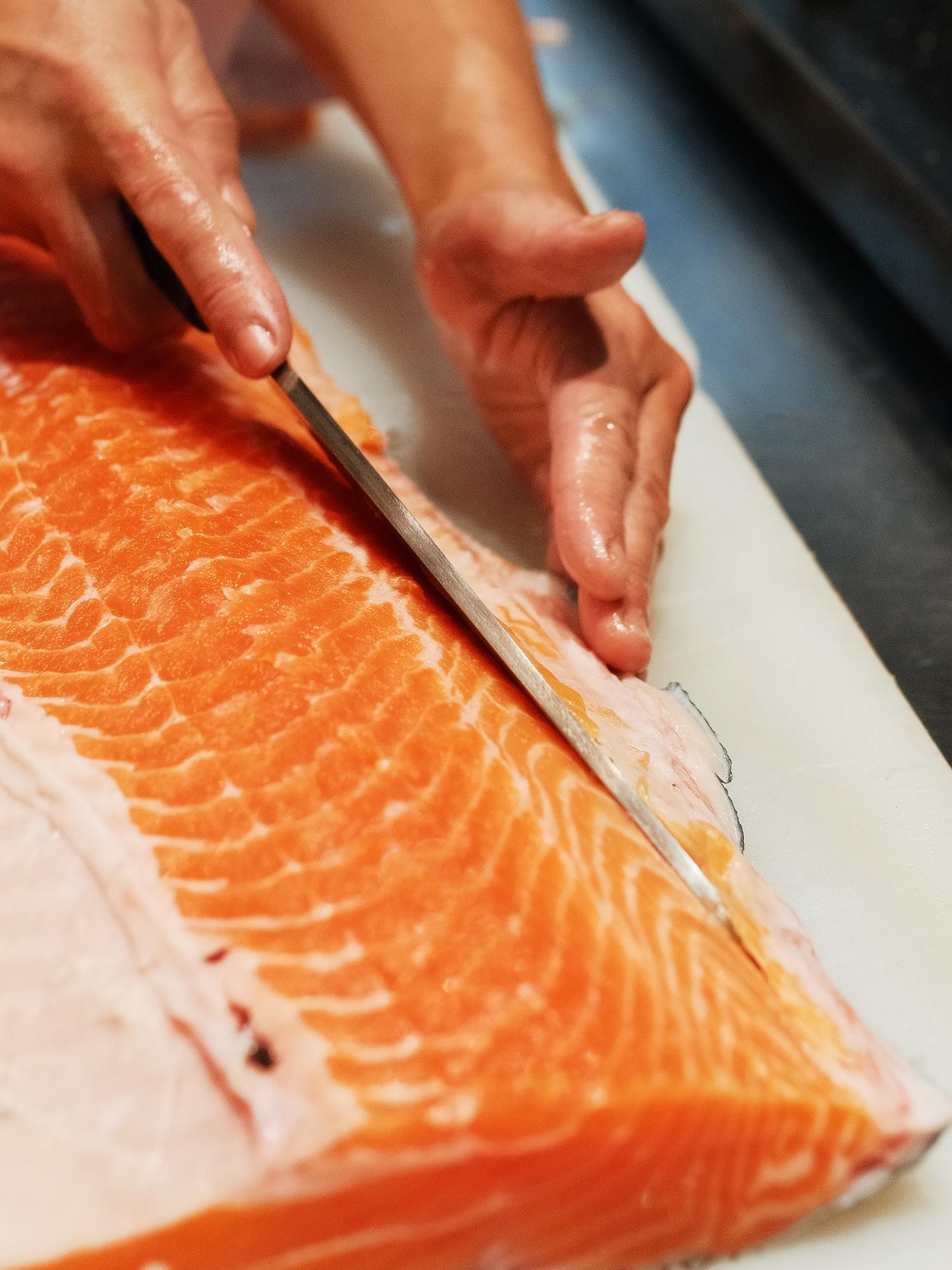 Thử thách làm cá hồi ‘size khủng’ lên đến 16kg cùng bếp trưởng Nhật Bản tại Sushi Hokkaido Sachi