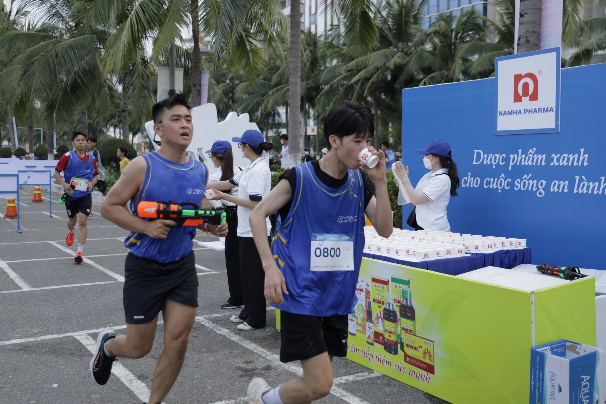 Dược Nam Hà đồng hành cùng 2500 vận động viên tại Revive Water Run Đà Nẵng