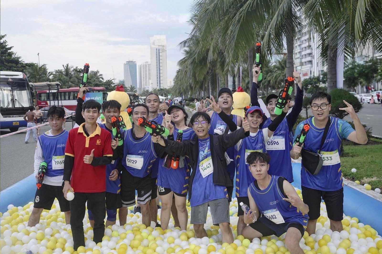 Trứng gà Ba Huân tiếp tục đồng hành cùng đường chạy nước Revive Water Run tại Đà Nẵng