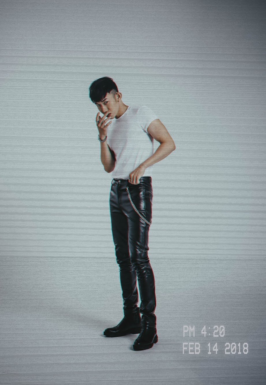 Trend ngày 30/1 có gì: Jack gây chú ý bởi cách cư xử với Hòa Minzy, đám cưới Phan Thành nhìn đâu cũng thấy tiền chục tỷ
Tối 28/1, Kay Trần đã có động thái đầu tiên sau nhiều ngày im lặng kể từ khi ồn ào của Sơn Tùng nổ ra, làm dậy sóng mạng xã hội. Cụ thể, nam ca sĩ đã đăng tải một dòng trạng thái trên story trang cá nhân, chủ yếu bày tỏ suy nghĩ, những trải lòng của mình về sự bình yên, lòng tham lam của người. XEM THÊM
