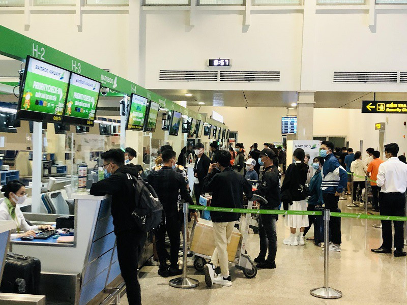 Cục Hàng không Việt Nam vừa có văn bản hỏa tốc yêu cầu các hãng hàng không khẩn trương thực hiện đổi vé, hoàn vé cho khách hàng.
Xem thêm