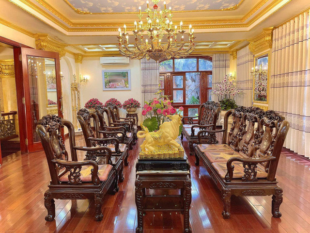 Trend ngày 10/2 có gì: Lệ Quyên cùng tình trẻ diện đồ đôi về quê ăn Tết, 4 phim Tết hoãn chiếu lỗ chục tỷ đồng? Biệt thự của đại gia Hải Phòng bị nhầm là khách sạn, nhiều cặp tình nhân hỏi thuê phòng. Xem thêm
