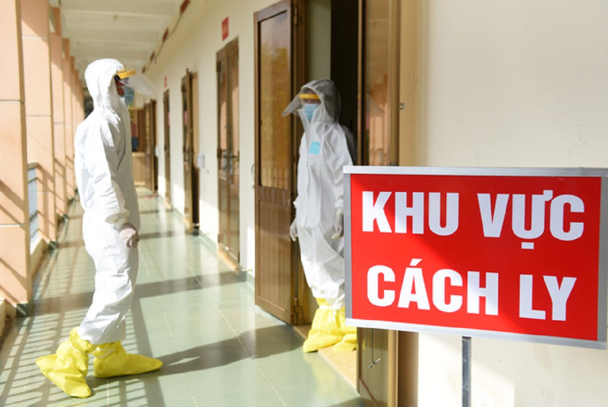 Bản tin Covid-19: Thêm 2 ca mắc bệnh mới ở Hải Dương, lô vắc xin đầu tiên về Việt Nam qua sân bay Tân Sơn Nhất