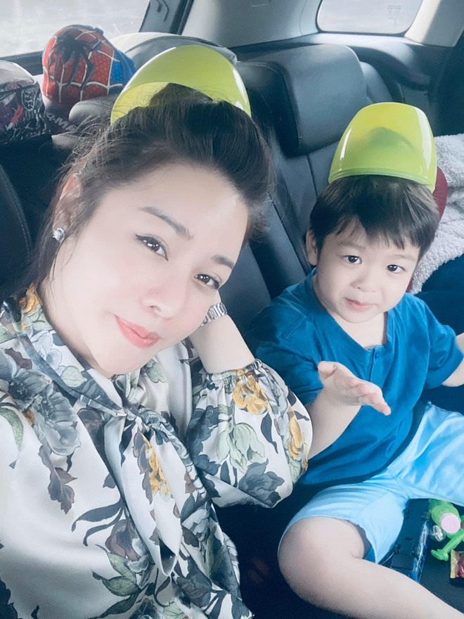 Giành được quyền nuôi con, Nhật Kim Anh hào hứng khoe clip đùa giỡn hí hửng sau bao ngày đấu tranh