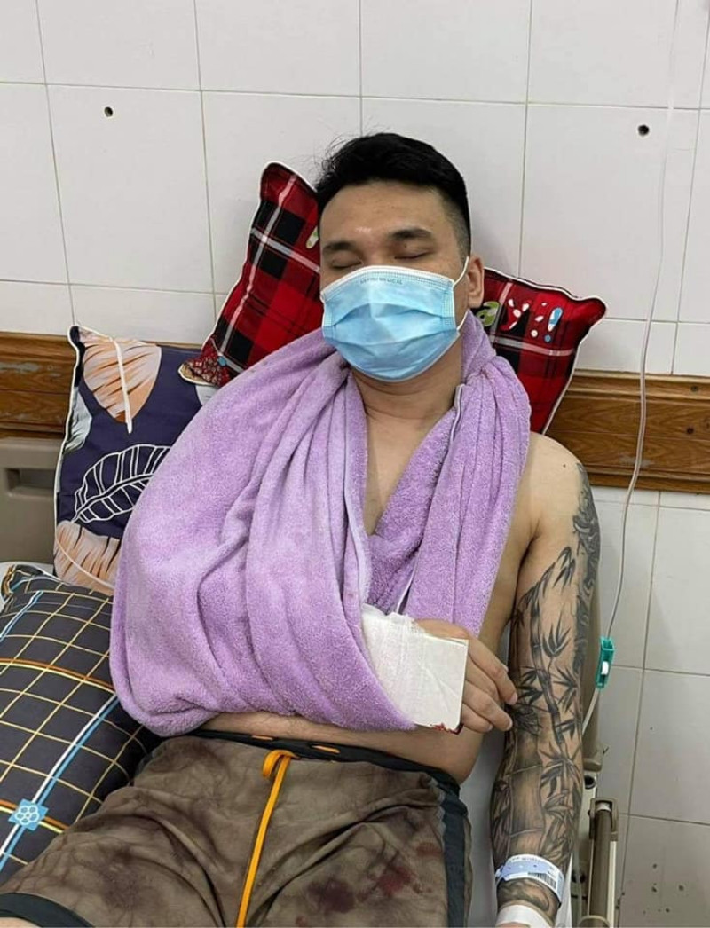 Tuấn Hưng tiết lộ sức khỏe của Khắc Việt: Bị thương nặng nhưng vẫn đòi đi hát, muốn bỏ boxing sang đánh golf