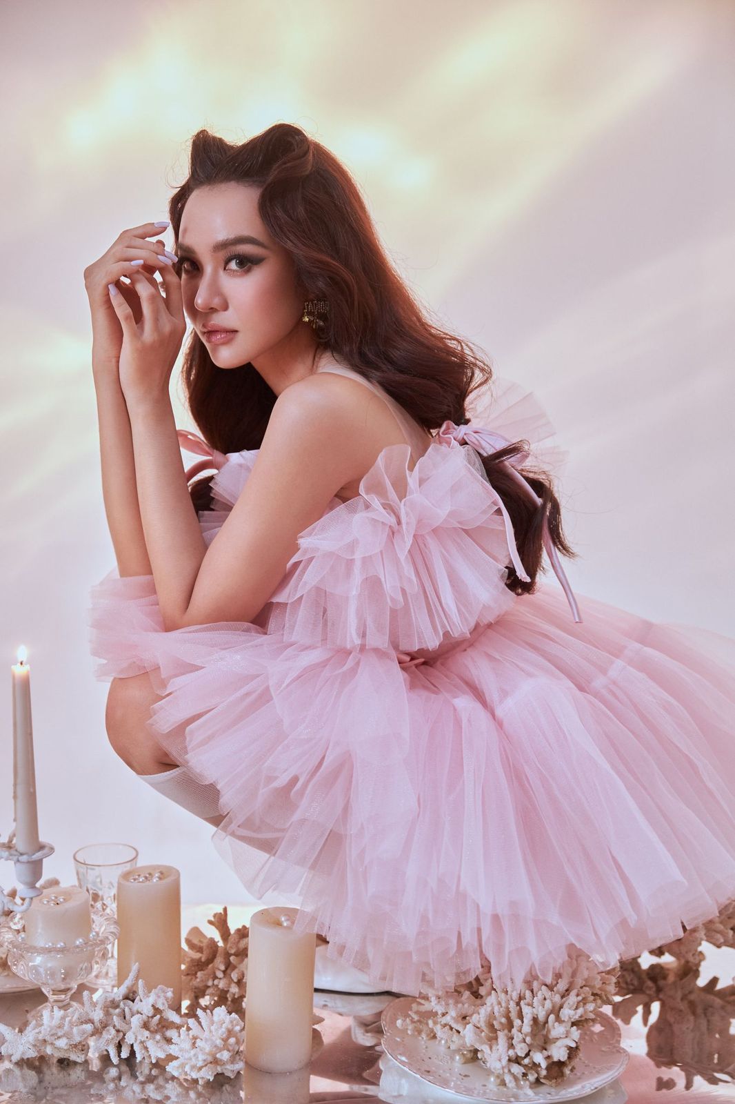 Cả showbiz hoá công chúa đẹp nao lòng trong những thiết kế của Nguyễn Minh Công