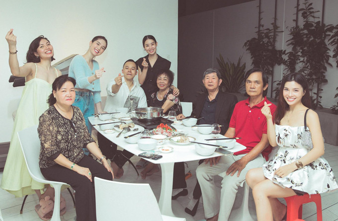 Ngọc Trinh tăng cân rõ rệt, khoe gương mặt tròn trịa như quả trứng gà