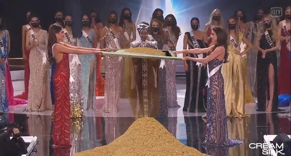 Loạt ảnh chế sau màn đăng quang Hoa hậu Hoàn vũ 2020: Cười muốn sái quai hàm là có thật!