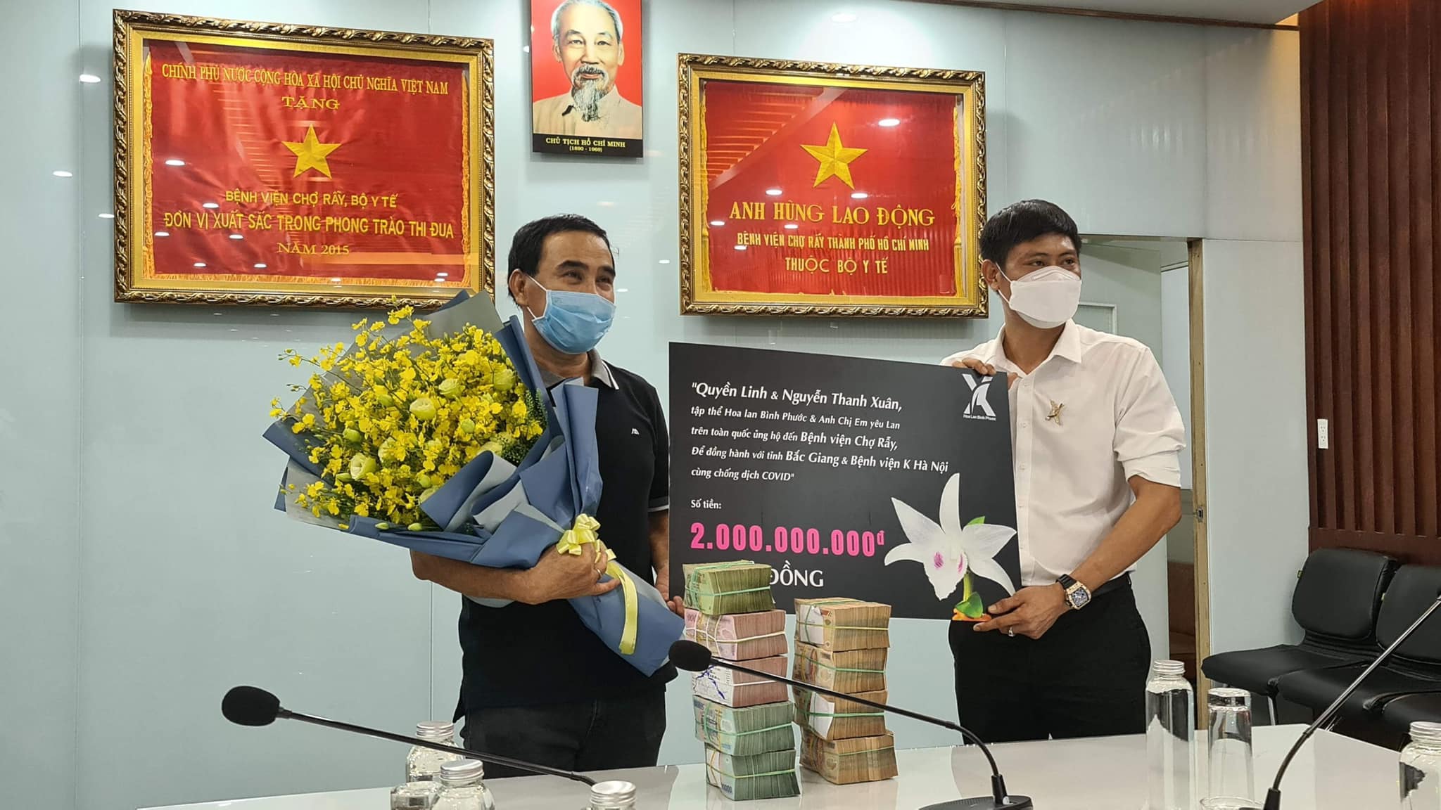 Quyền Linh cùng bạn bè quyên góp 2 tỷ hỗ trợ Bắc Giang chống dịch, CĐM khen ngợi: Không bao giờ làm thất vọng
