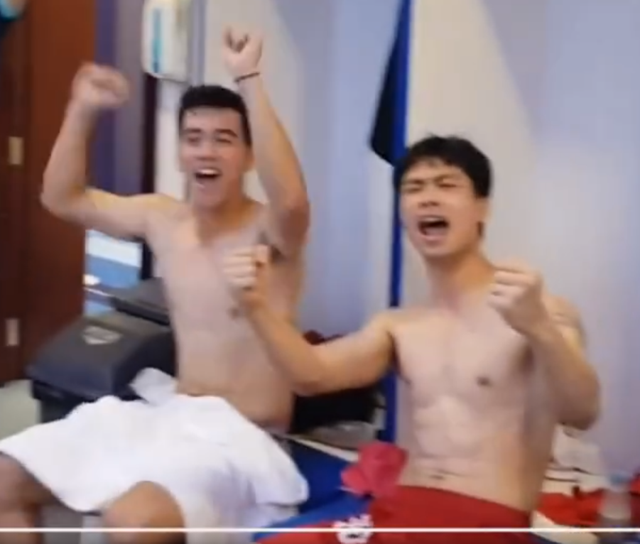 Đội tuyển Việt Nam ca hát nhảy múa trong phòng thay đồ, dân mạng tấm tắc khen: Nhạc này quá mlem