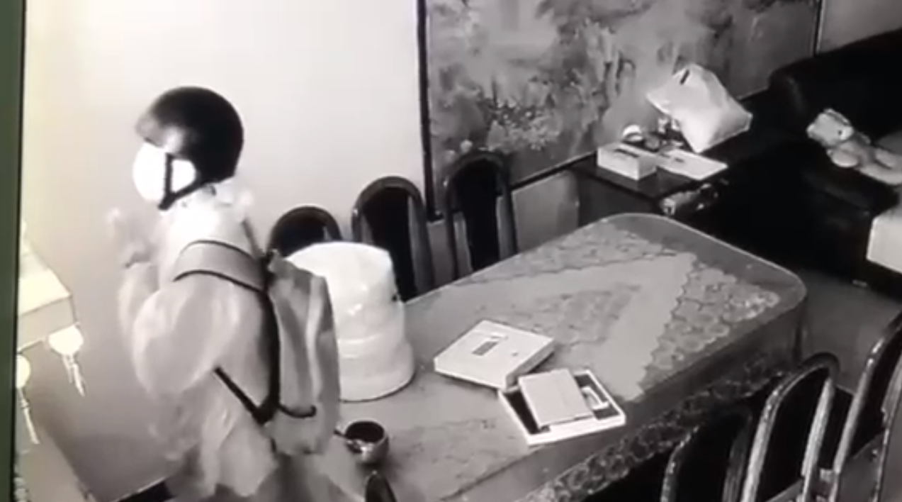 Nghệ sĩ Ngọc Huyền bị trộm vào nhà 'dọn sạch' bàn thờ, còn chắp tay thành tâm vái lạy - ảnh 3