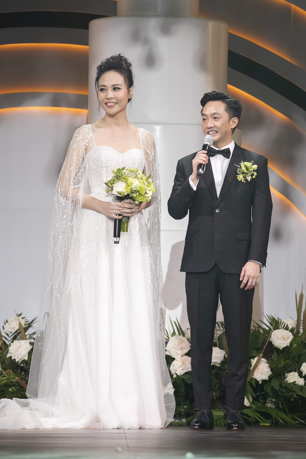 Cường Đô La hé lộ clip tập dượt lễ cưới từ 2 năm trước, màn rinh bục đứng cạnh Đàm Thu Trang mới tấu hài