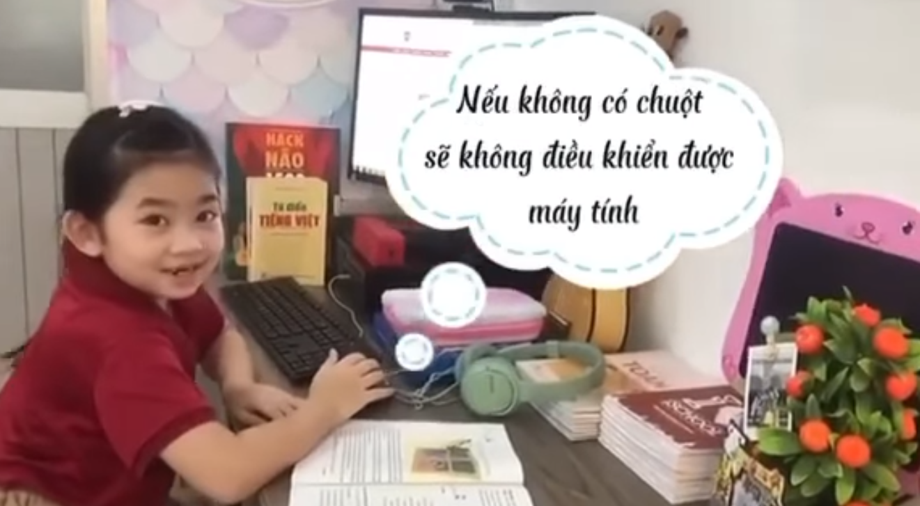 Sau 1 năm vắng mẹ, con gái Mai Phương đã lớn phổng phao và dạn dĩ khi làm clip giới thiệu góc học tập - ảnh 2