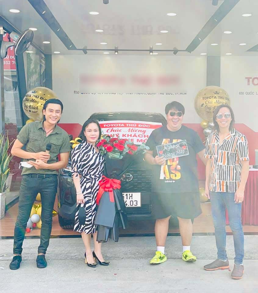 Vợ chồng Việt Hương tặng xe ô tô cho diễn viên Hoàng Mập nhân ngày sinh nhật - ảnh 1