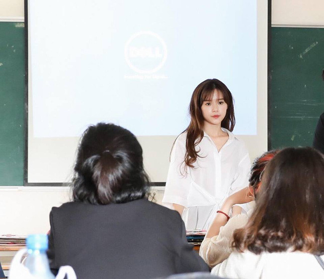 Midu khoe được học trò đồng loạt chuyển khoản mừng 20/11, con số mỗi lượt ting ting gây bất ngờ