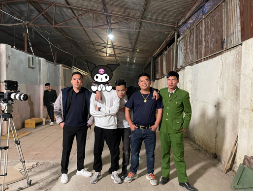  Đỗ Tiến Quang chụp cùng các Youtuber nổi tiếng: Hoangnam.tv, Sapa TV, Lộc Fuho 