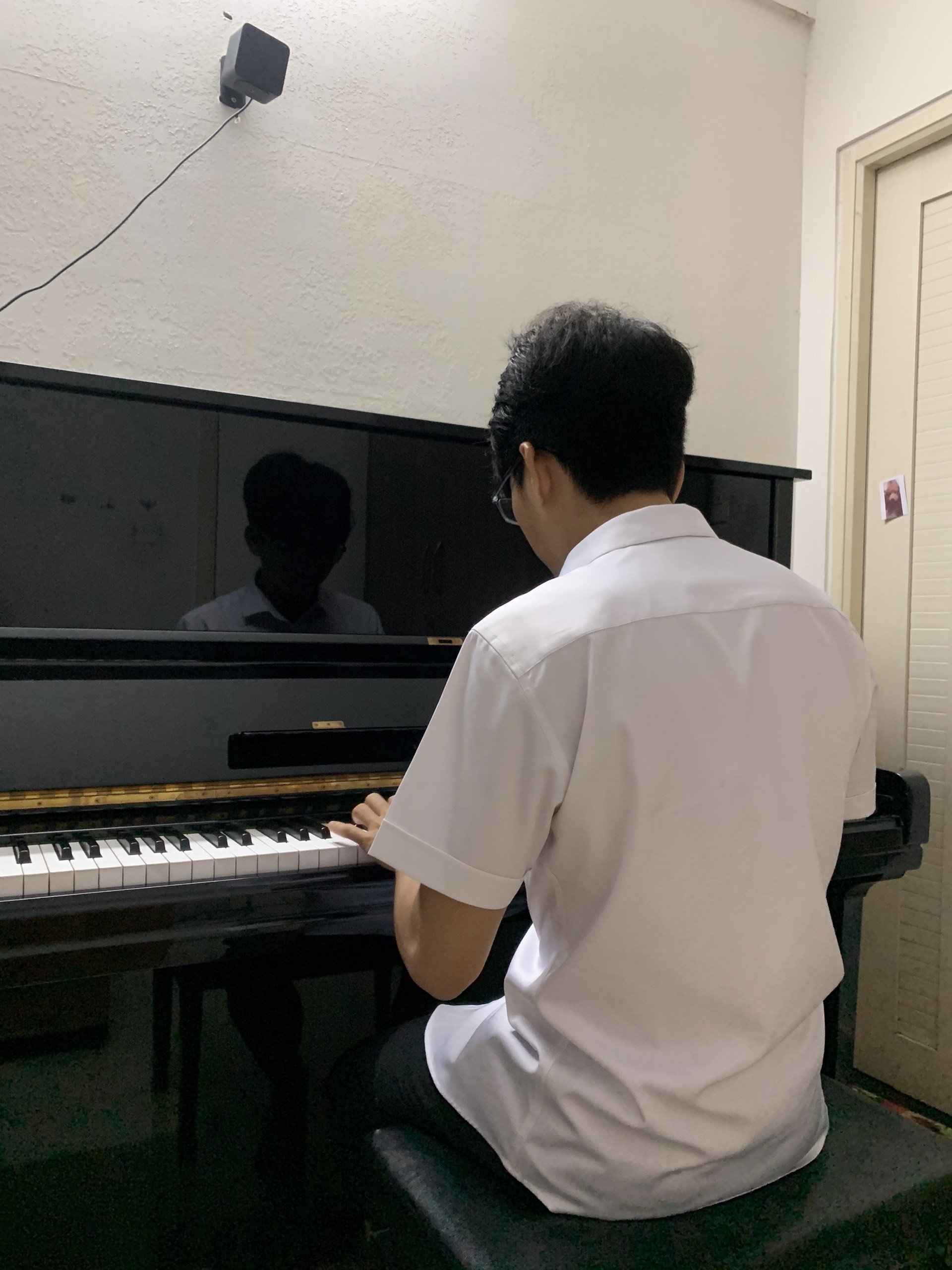  Dương chơi piano mỗi ngày 