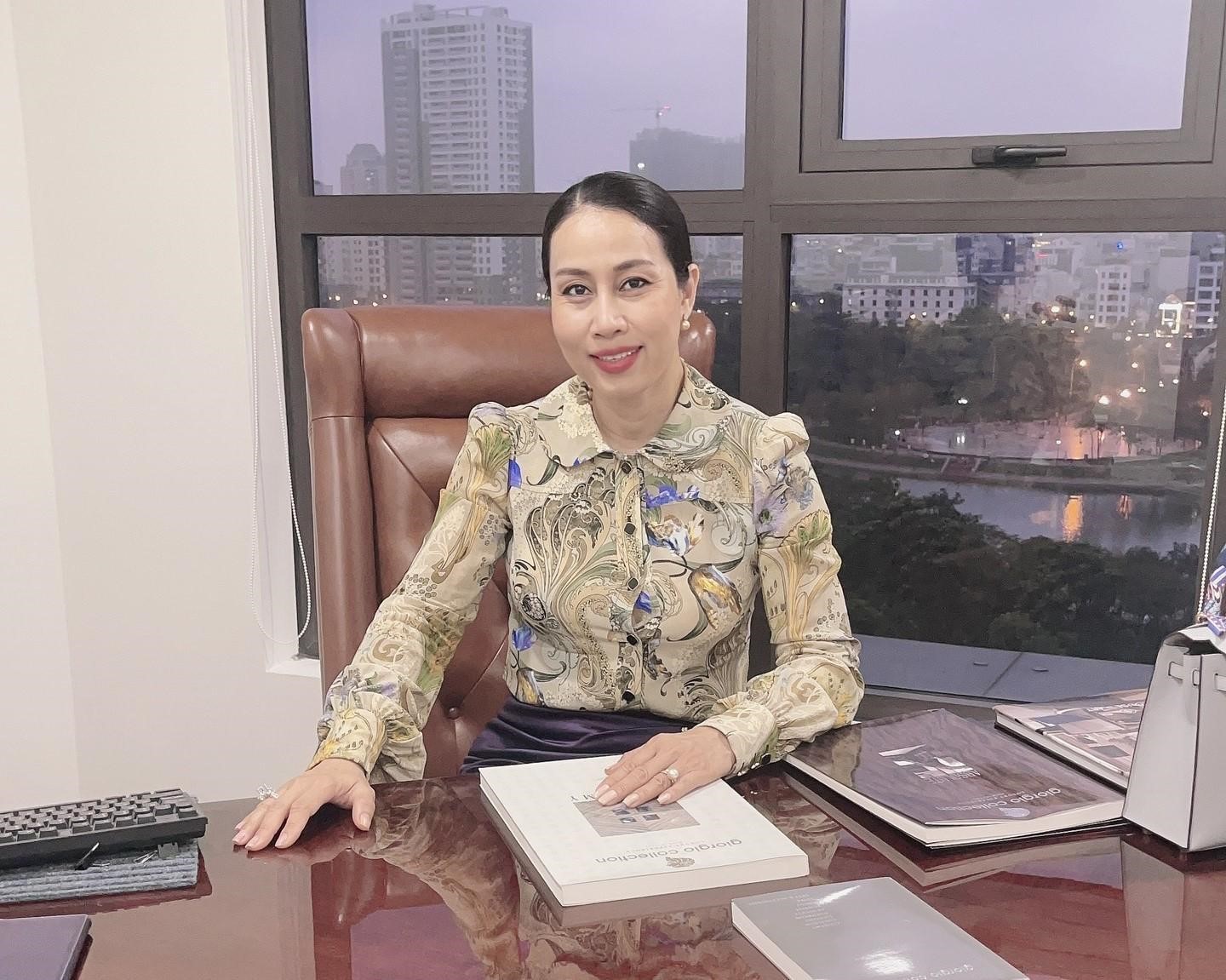  Chị Thina Nguyen hiện giữ chức Chủ tịch HĐQT của Công ty Cổ phần Phan Nguyễn, một công ty đầu tư và xây dựng dự án bất động sản tại Hà Nội. 