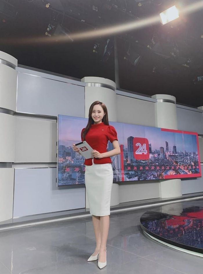 MC Xuân Anh là gương mặt được yêu thích của bản tin Dự báo thời tiết VTV 