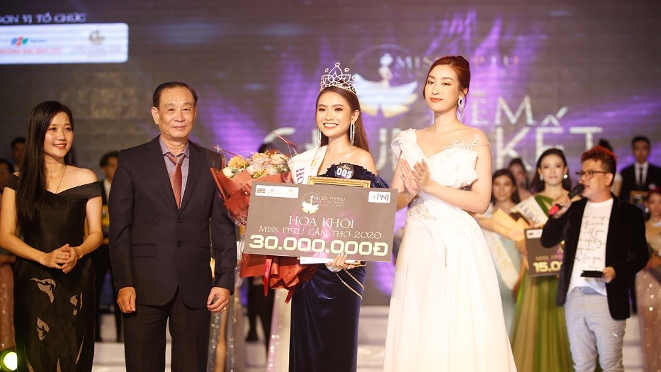 Sự kiện sinh viên – “Môn học” vui không tưởng mà cũng khó đỡ trong trường ĐH Các cuộc thi hoa khôi, tài năng sinh viên được dàn dựng công phu, tổ chức chuyên nghiệp đã mở lối cho không ít sinh viên theo đuổi con đường mơ ước
