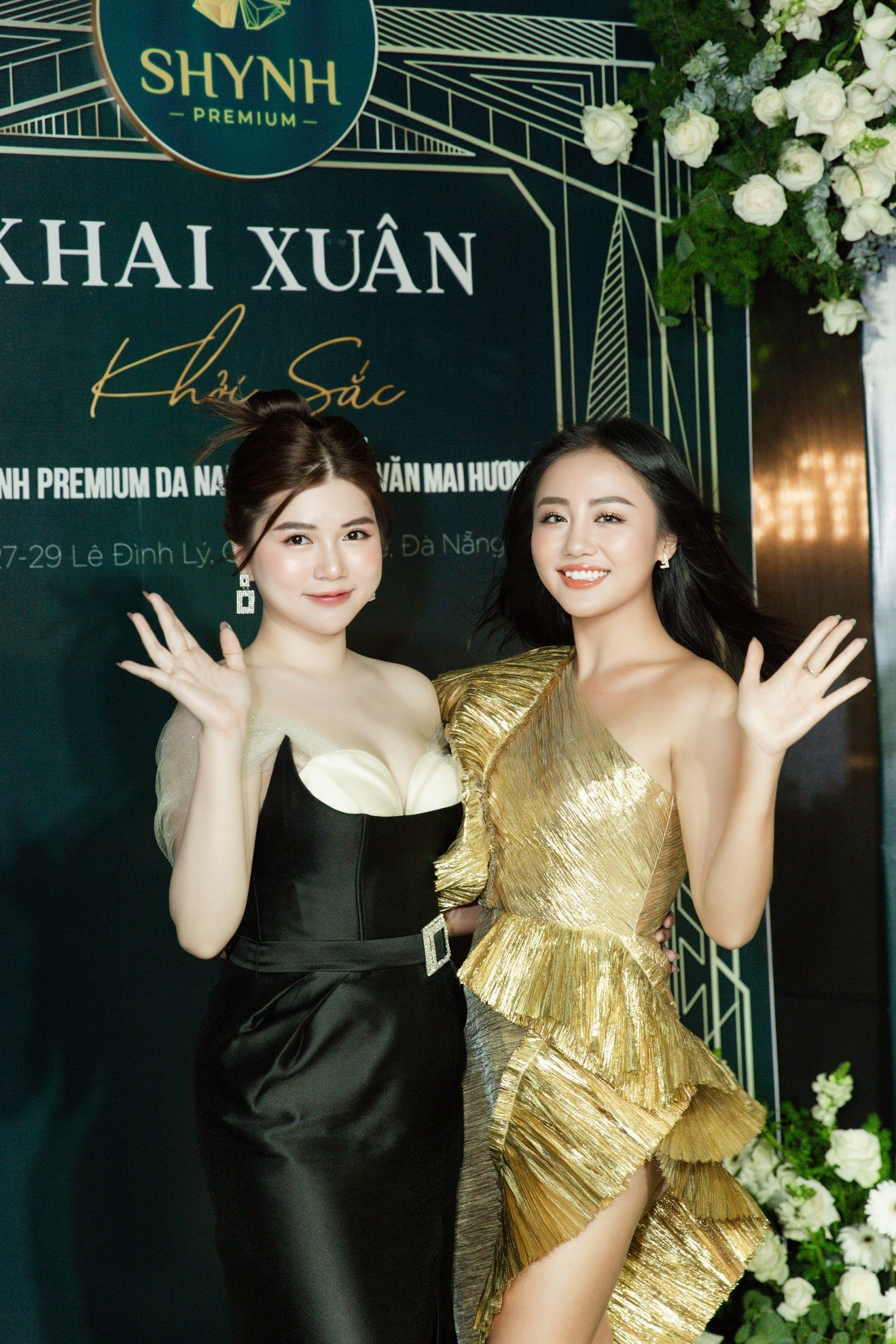  Ca sĩ Văn Mai Hương diện chiếc váy vàng gold khéo tôn sắc vóc của cô trong đêm tiệc 