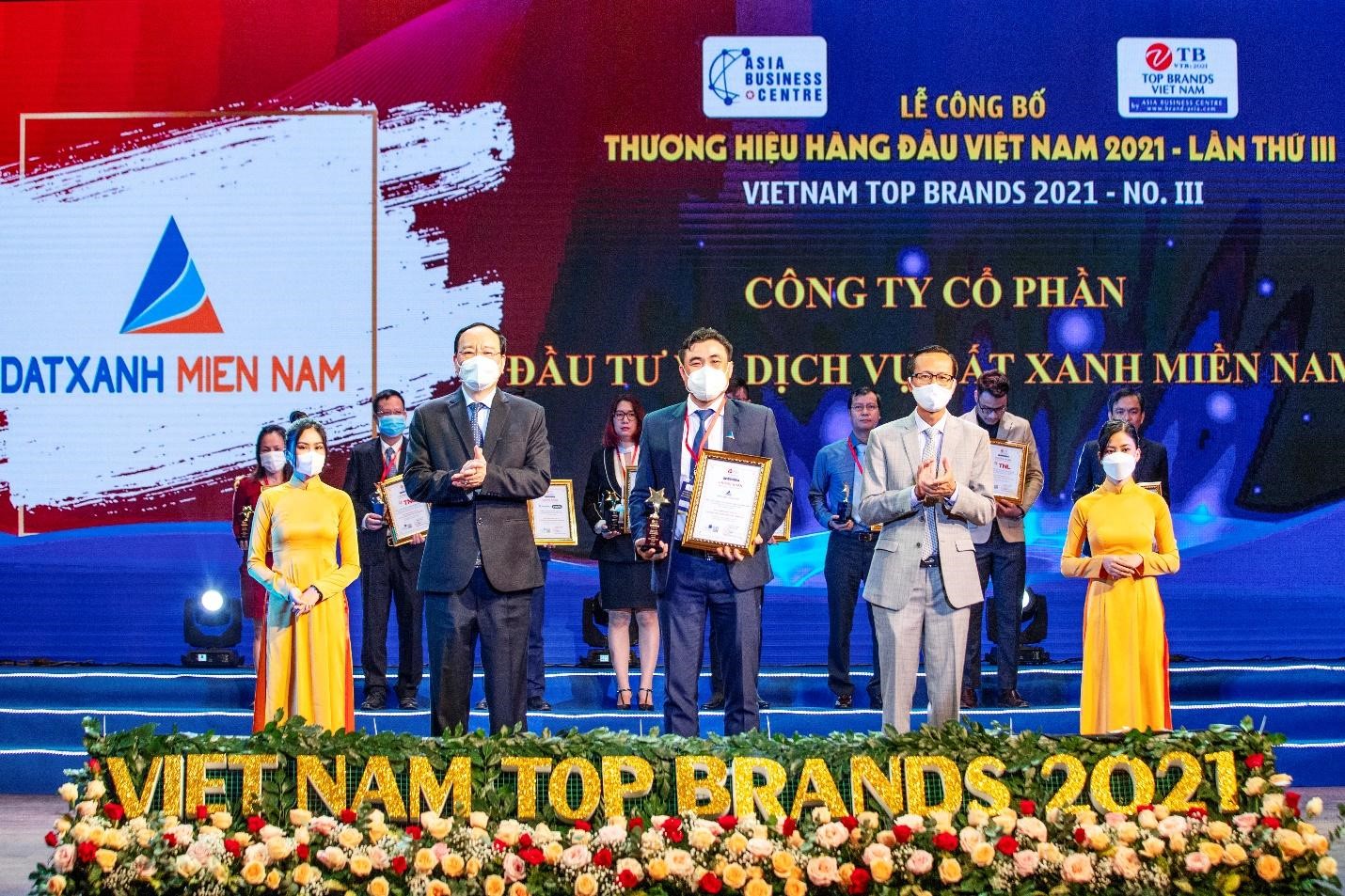 

Đất Xanh Miền Nam vinh dự nhận giải thưởng Top 10 Thương hiệu hàng đầu Việt Nam 2021 