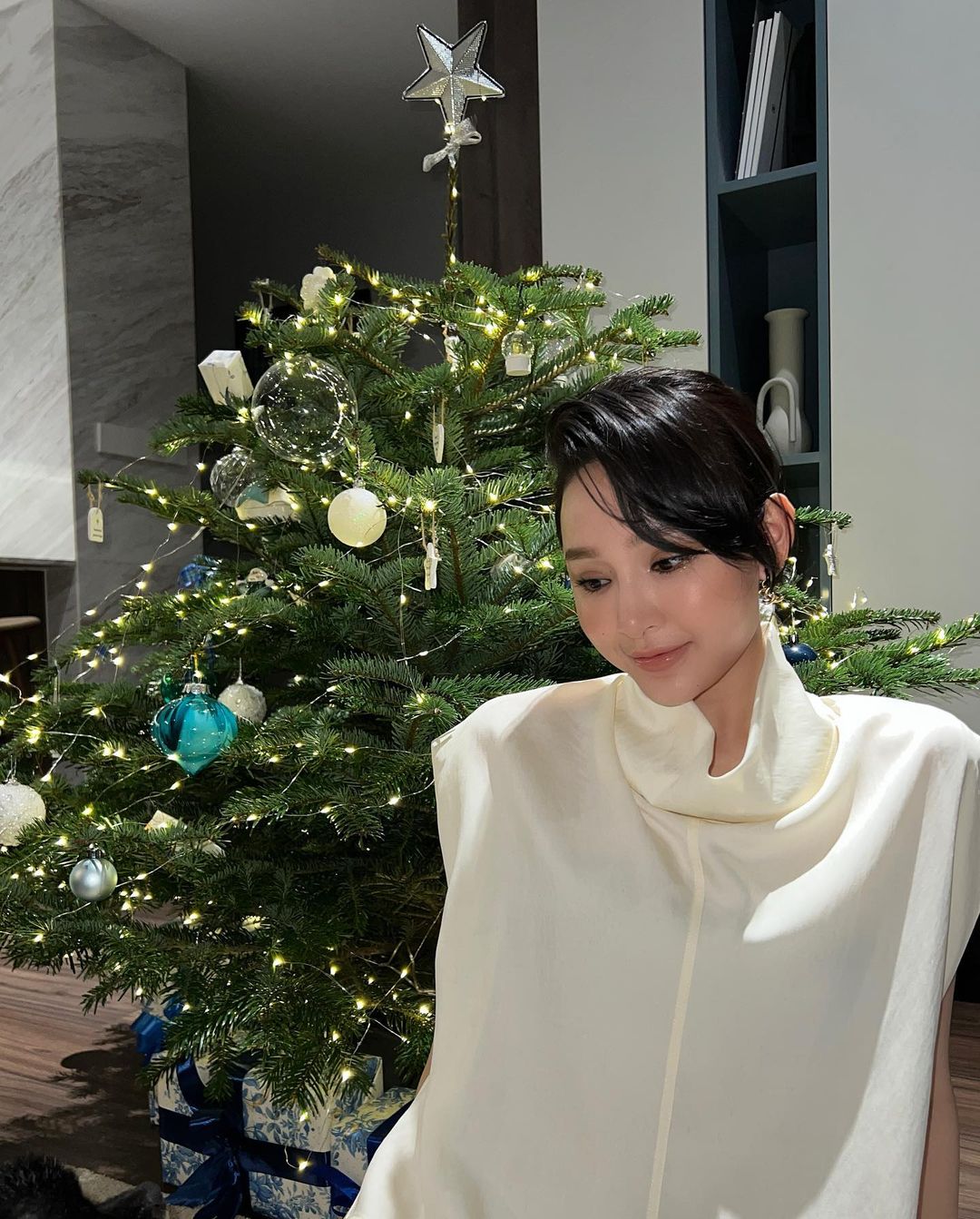 Sao nữ Việt lên đồ dịp Giáng sinh: Jun Vũ học hỏi Rosé (Black Pink), Hòa Minzy có cosplay Tiểu Long Nữ?