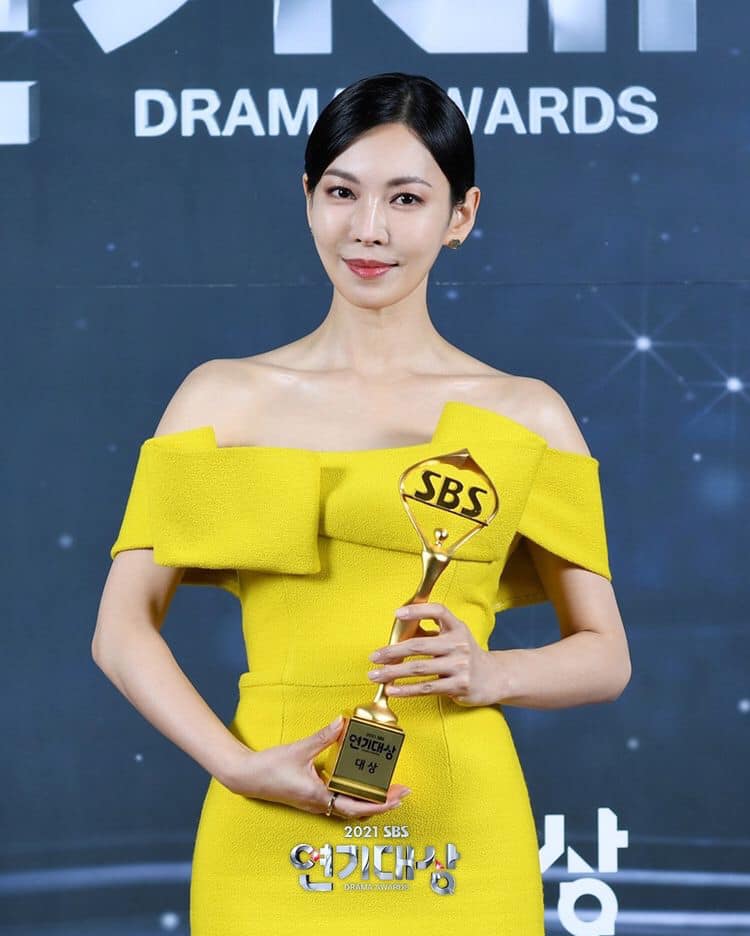 Kim So Yeon được xướng tên cho giải thưởng Daesang danh giá tại SBS Drama Awards 2021.