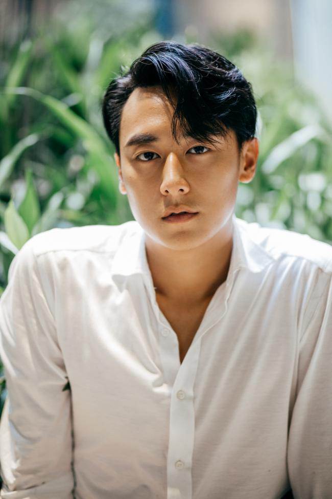 Rocker Nguyễn từng là nam thần đình đám Vbiz và đảm nhận vai chính trong những phim 'Sắc đẹp ngàn cân', 'Glee Việt Nam'...