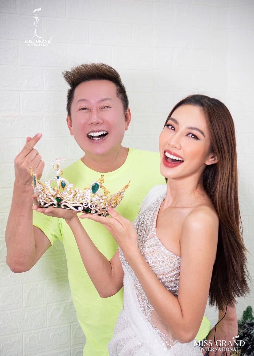 Từ khi Thùy Tiên đăng quang, chủ tịch Miss Grand Nawat Itsaragrisil dành nhiều sự ưu ái cho mỹ nhân Việt. 