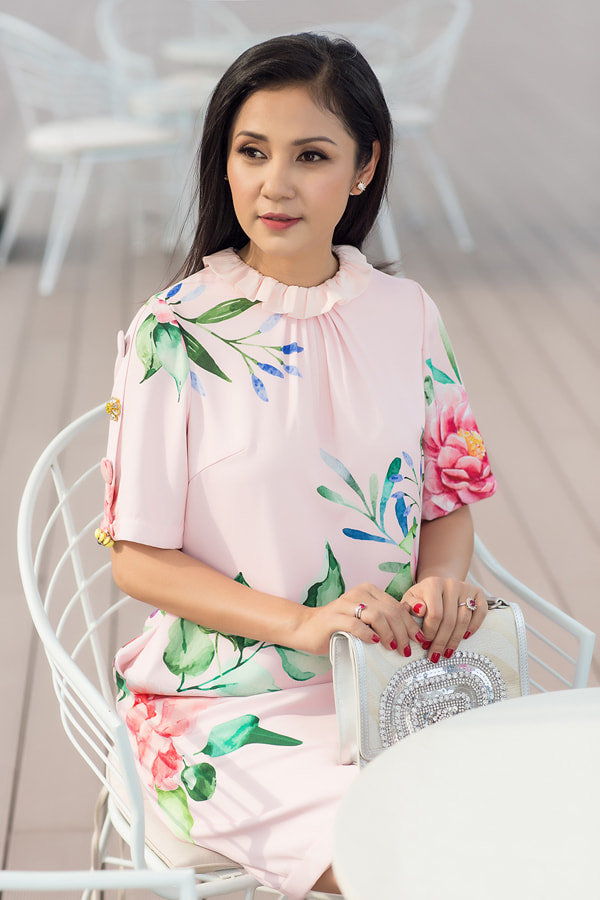 Ở tuổi 50, Việt Trinh vẫn giữ được vẻ đẹp đáng ngưỡng mộ.