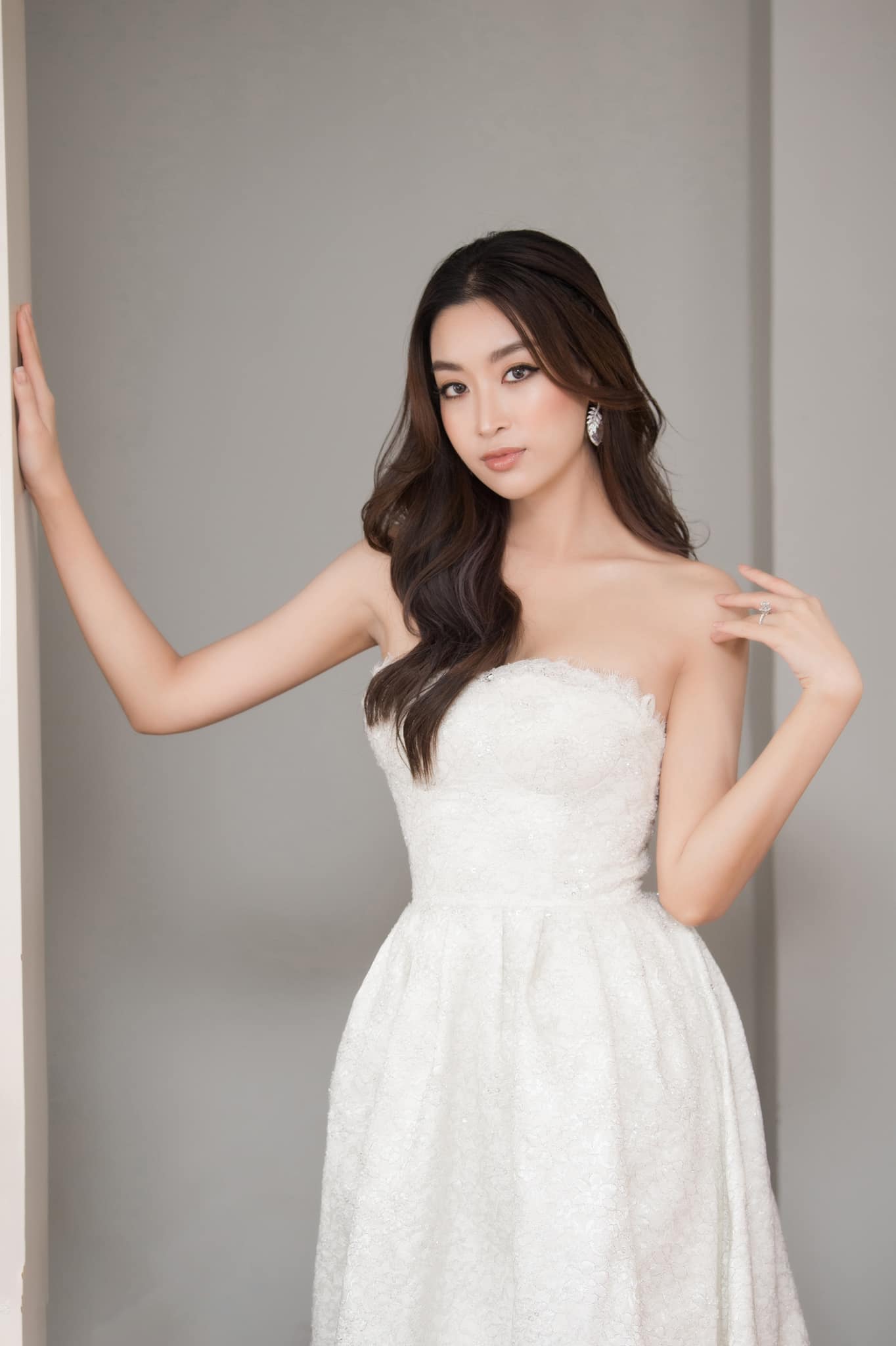 Rộ tin đồn Đỗ Mỹ Linh sắp kết hôn ở tuổi 25, từng ẩn ý về tình cảm mặn nồng với chồng tương lai? Rộ tin đồn Đỗ Mỹ Linh sắp kết hôn ở tuổi 25, từng ẩn ý về tình cảm mặn nồng với chồng tương lai?