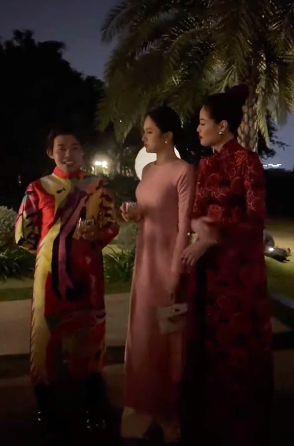 Hương Giang ba mặt một lời với hoa hậu Khánh Vân và stylist Trần Đạt.