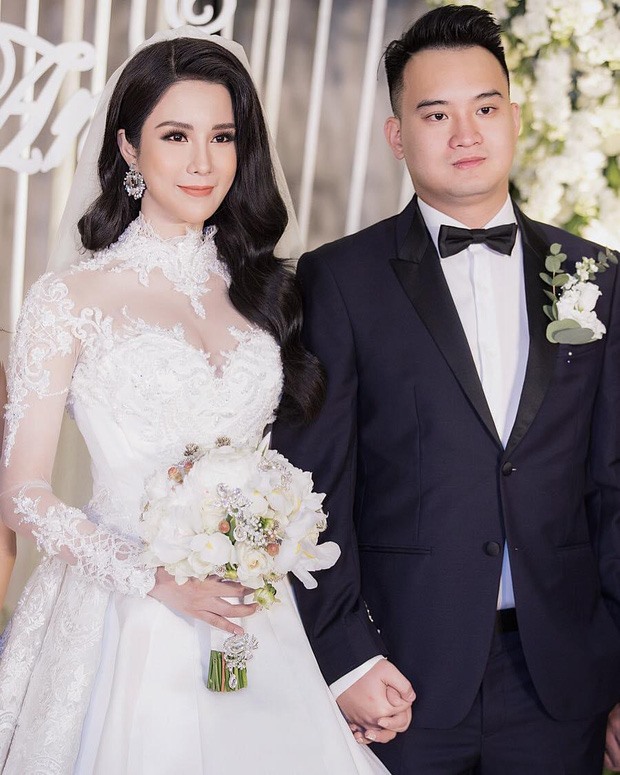 Đầu năm Diệp Lâm Anh đăng ảnh thân thiết bên nhà chồng, Quỳnh Thư đăng facebook: Chỉ cần mỉm cười khi bị bất công Đầu năm Diệp Lâm Anh đăng ảnh thân thiết bên nhà chồng, Quỳnh Thư đăng facebook: Chỉ cần mỉm cười khi bị bất công