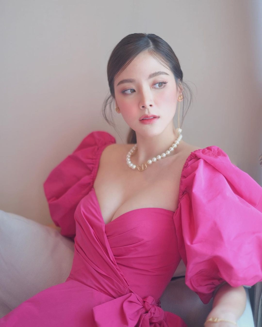 Vẫn chưa tìm thấy tung tích nữ diễn viên Chiếc lá cuốn bay bị rơi xuống sông, Baifern và dàn diễn viên cùng cầu nguyện Vẫn chưa tìm thấy tung tích nữ diễn viên Chiếc lá cuốn bay bị rơi xuống sông, Baifern và dàn diễn viên cùng cầu nguyện