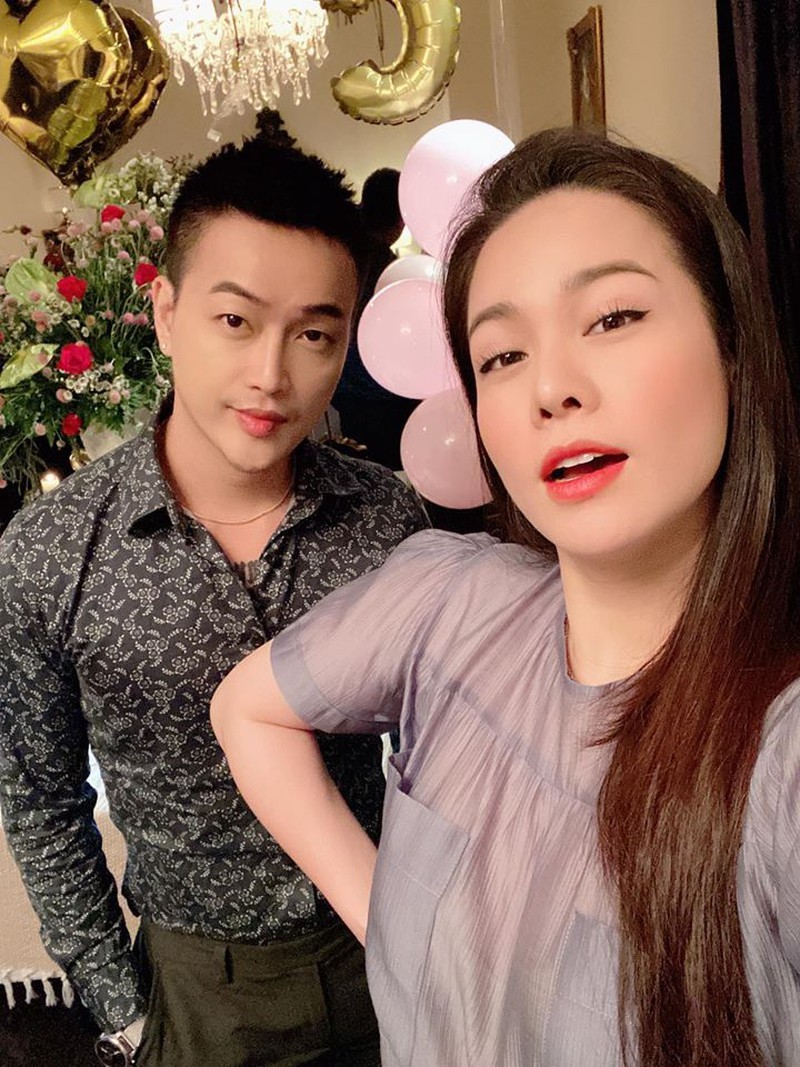 Liên tục bị đồn yêu đương với tình trẻ Lợi Trần, Nhật Kim Anh ẩn ý tiết lộ chuyện tình cảm hiện tại Từng được đồn đoán hẹn hò TiTi (HKT)...