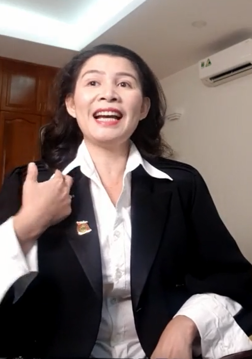 Xôn xao tin nhà báo Hàn Ni sáng cà khịa, tối bị 4 người “phe chính nghĩa” hành hung, mất bông tai 10 triệu Xôn xao tin nhà báo Hàn Ni sáng cà khịa, tối bị 4 người “phe chính nghĩa” hành hung, mất bông tai 10 triệu