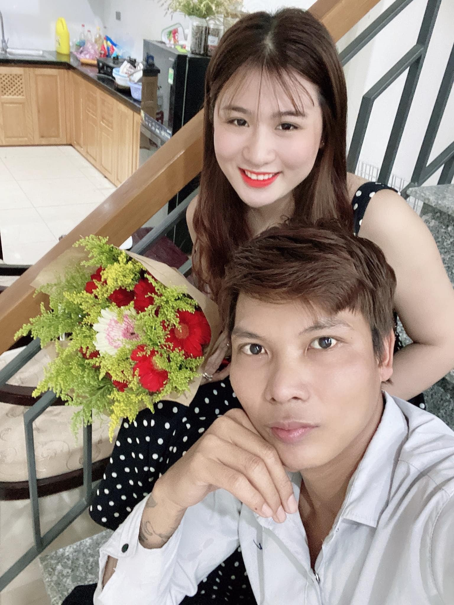 Lộc Fuho sau thời gian dạy học: Tậu xế hộp xịn, xây nhà mới cho vợ con Lộc Fuho sau thời gian 'dạy học': Tậu xế hộp xịn, xây nhà mới cho vợ con - ảnh 3