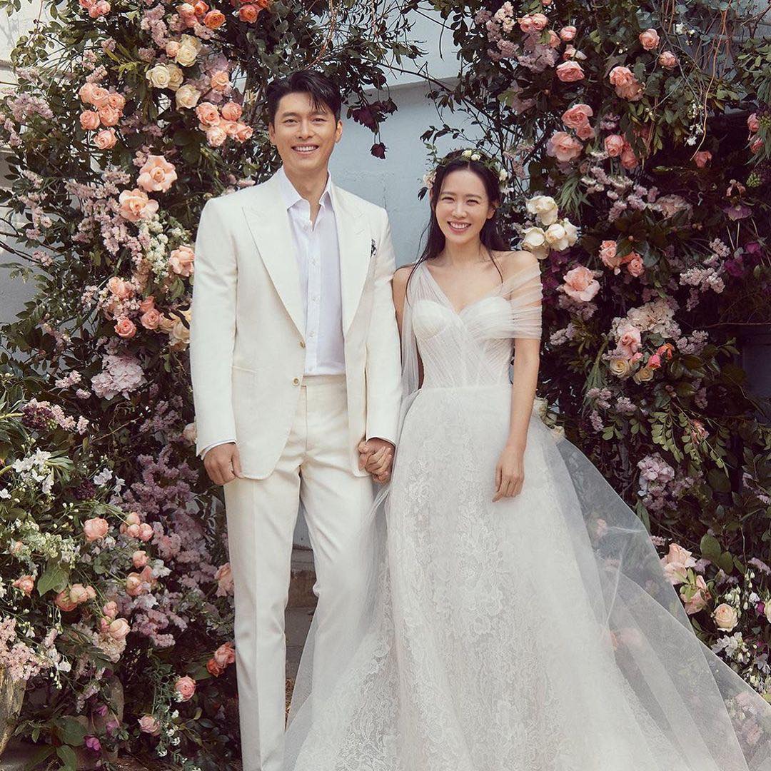 Gong Hyo Jin bắt được hoa cưới của Hyun Bin - Son Ye Jin, netizen rần rần: Khi nào đến lượt chị cưới đây? Gong Hyo Jin bắt được hoa cưới của Hyun Bin - Son Ye Jin, netizen rần rần: Khi nào đến lượt chị cưới đây? - ảnh 4