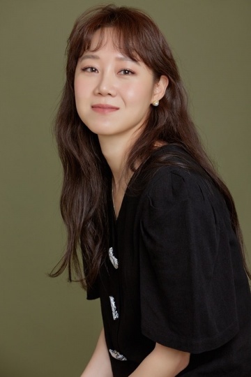 Gong Hyo Jin bắt được hoa cưới của Hyun Bin - Son Ye Jin, netizen rần rần: Khi nào đến lượt chị cưới đây? Gong Hyo Jin lập tức được fan hỏi thăm: 'Khi nào đến lượt chị cưới đây?'.