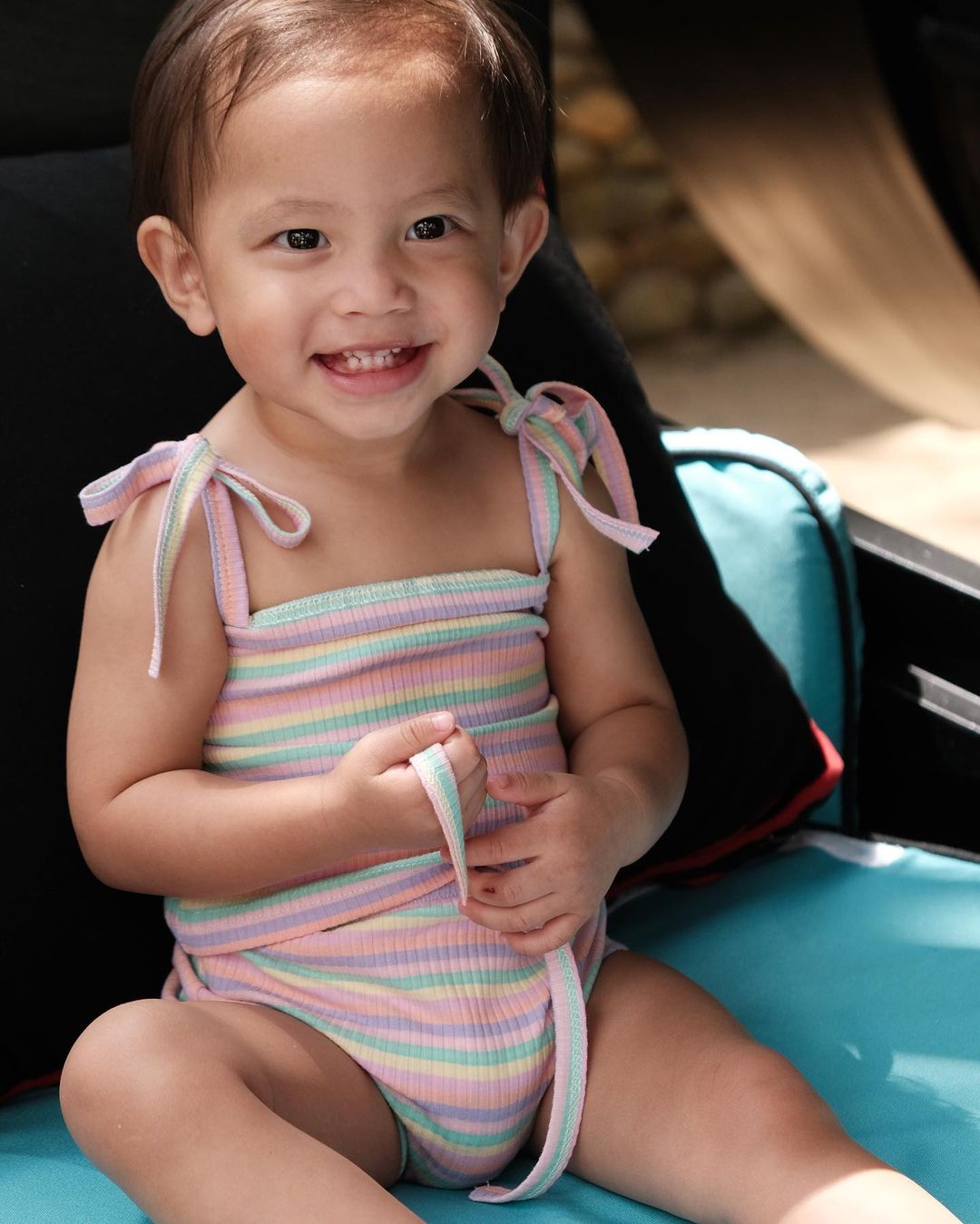 Cười ngất hình ảnh Lisa nhà Hồ Ngọc Hà đội tóc giả, visual thế nào mà CĐM cũng khó nhận ra? Cười ngất hình ảnh Lisa nhà Hồ Ngọc Hà đội tóc giả, visual thế nào mà CĐM cũng khó nhận ra?