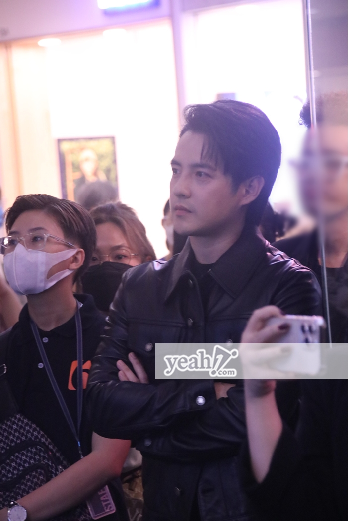 Có một người chồng như Ông Cao Thắng: Vẫn luôn âm thầm ở phía sau nhìn Đông Nhi tỏa sáng thế này Có một người chồng như Ông Cao Thắng: Vẫn luôn âm thầm ở phía sau nhìn Đông Nhi tỏa sáng thế này