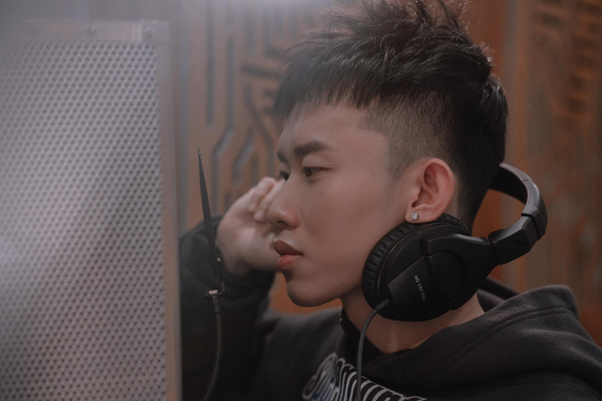 Sơn Tùng M-TP vừa comeback với thành tích khiêm tốn, Kay Trần đã gây xôn xao vì ẩn ý muốn giã từ Sơn Tùng M-TP vừa comeback với thành tích khiêm tốn, Kay Trần đã gây xôn xao vì ẩn ý muốn giã từ